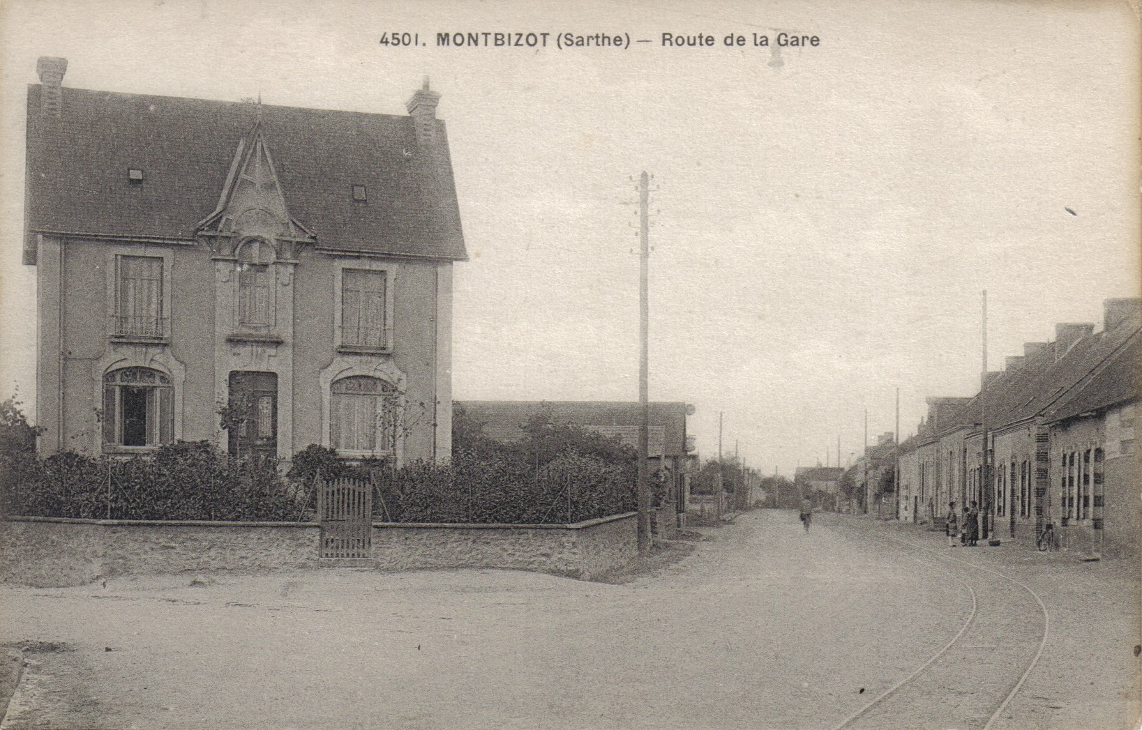 Montbizot - Route de la Gare