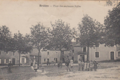 Brûlon - Place des anciennes Halles 02