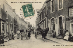 Brûlon - Rue Charles Barreau et Hôtel Lamy