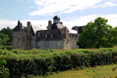 Saint Aignan - L'actuel château a été construit à partir du XVIIème siècle - Il fait suite à une forteresse du Moyen Âge qui avait été incendiée au cours des Guerres de religion en 1589 (Source Internet, www.all-free-photos.com)