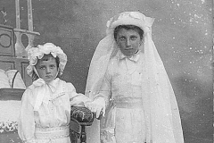 Lieu inconnu - Communion - LEVEAU Germaine et Marie-Louise - Mes grandes tantes - 1916 (Sylvie Leveau)