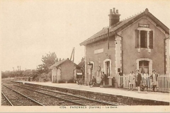 Parennes - La Gare