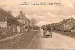 Circuit de la Sarthe 1906 - La descente de la Belle Inutile, pour arriver aux tribunes