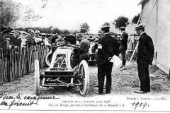 Circuit de la Sarthe, Juin 1906 - Sisz au pesage, procède à l'arrimage de sa Renault