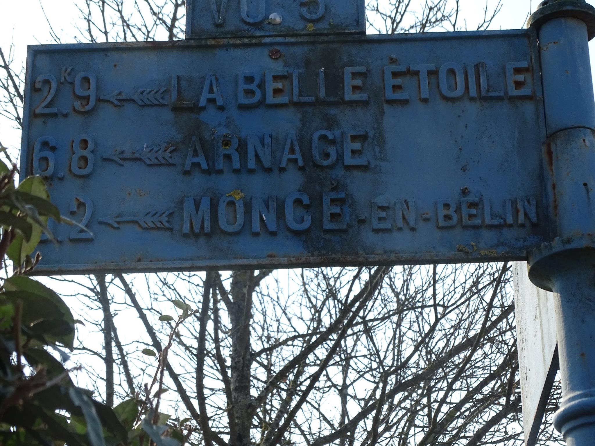Roézé sur Sarthe, lieu dit Beaufeu - Plaque de cocher - La Belle Etoile - Arnage - Moncé en Belin (Marie-Yvonne Mersanne)