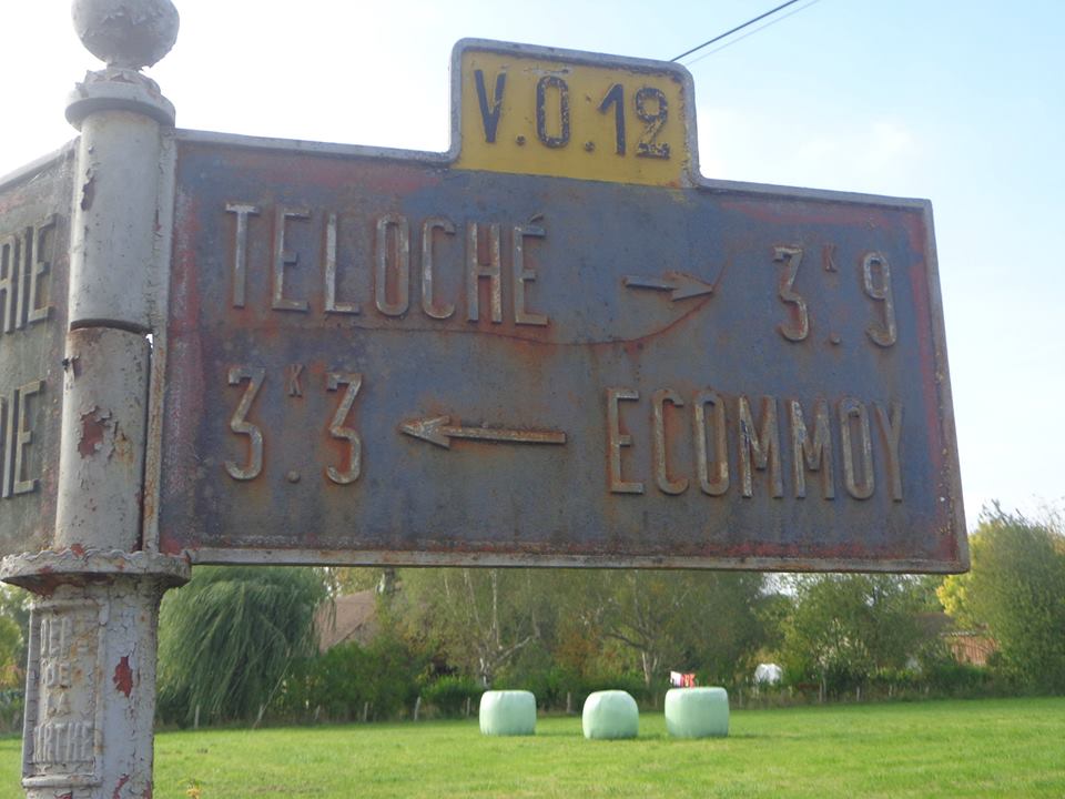 Teloché, à l'est de la route de la Mare - Plaque de cocher - Teloché - Ecommoy (Marie-Yvonne Mersanne)