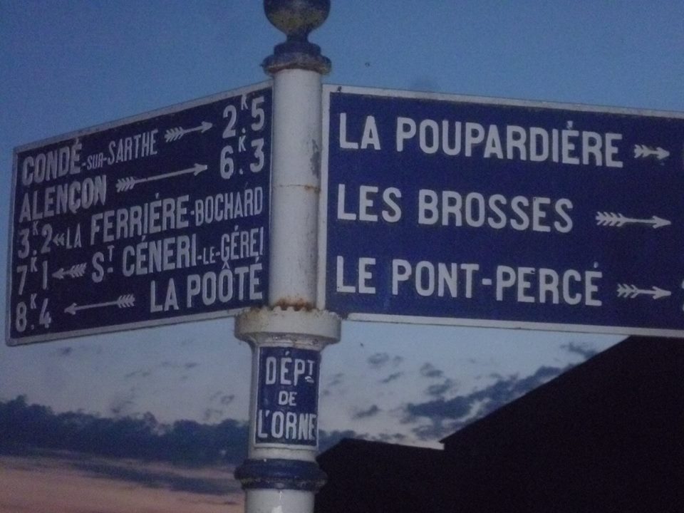 Zone 61 - Mieuxcé, lieu dit La Caillère - Plaque de cocher - Condé sur Sarthe - Alençon - La Ferrière Bochard - Saint Céneri le Gérei - La Poôté - La Poupardière - Les Brosses - Le Pont Percé (Gwéna Tireau)
