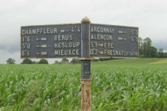 Bérus, au croisement entre L'Arcis et Le Tertre - Plaque de cocher - Champfleur - Bérus - Hesloup - Mieuxcé et Arçonnais - Alençon - Fyé - Fresnay sur Sarthe (Fabien Demeules)