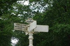 Forêt de Bercé - Plaque de cocher - Rond de Croix Veneur - Ligne du clocher - Direction de Château du Loir et de Chahaiques (Marie-Yvonne Mersanne)