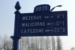 La Suze sur Sarthe, dans la direction de Cérans Foulletourte sur la D31 - Plaque de cocher - Mézeray - Malicorne - La Flèche (Marie-Yvonne Mersane)