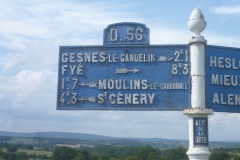 Moulins le Carbonnel, au croisement entre La Tonnelière et La Bigre - Plaque de cocher - Gesnes le Gandelin - Fyé - Moulins le Carbonnet - Saint Cénery (Gwéna Tireau)