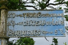 Thoiré sur Dinan, au croisement entre Le Paty et Vaux Thierry - Plaque de cocher - Thoiré sur Dinan - Château du Loir - Chahaignes (Marie-Yvonne Mersanne)