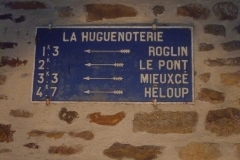 Zone 61 - La Ferrière Bochard, lieu dit La Huguenoterie - Plaque de cocher - Roglin - Le Pont - Mieuxcé - Hêloup (Gwéna Tireau)