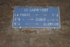 Zone 61 - La Ferrière Bochard, lieut dit Le Sapin Vert sur la D1 - Plaque de cocher - La Poôté - Condé sur Sarthe - Alençon (Gwéna Tireau)