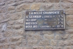 Zone 61 - Saint Germain du Corbéis, lieu dit La Belle Charpente, rue du Général Leclerc - Plaque de cocher - Saint Germain du Corbéis - Hêloup - Mieuxcé - Moulins le Carbonnel (Gwéna Tireau)