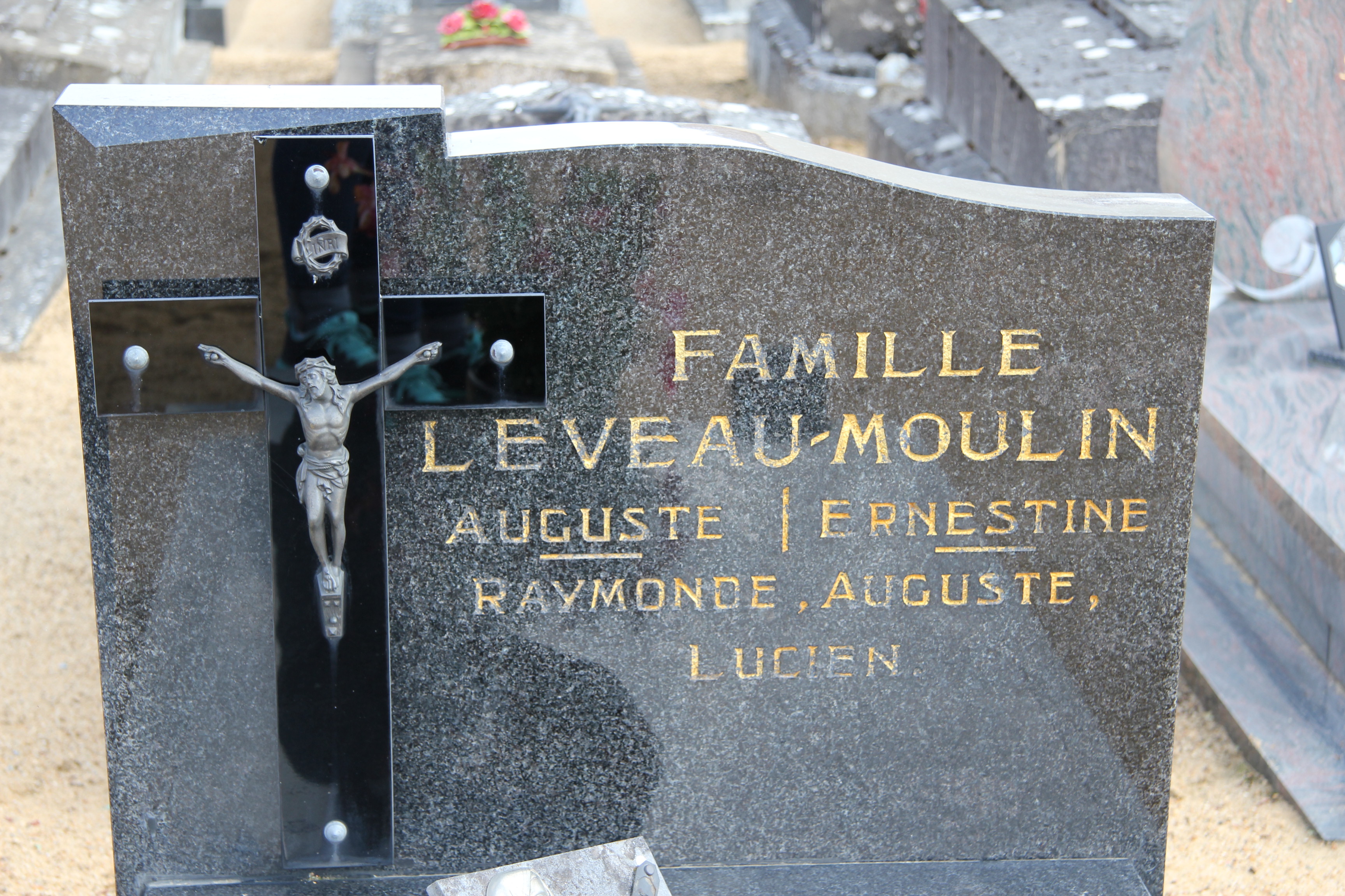 Auvers sous Montfaucon - Cimetière - Famille LEVEAU-MOULIN - LEVEAU Auguste et MOULIN Ernestine - LEVEAU Raymonde, Auguste et Lucien 02 (Sylvie Leveau)