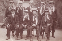 Avoise - Militaires - Conscrits - GARREAU Maurice au 2nd rang le 2nd à droite - Mon beau père - Classe 1924 (Marie-Noëlle Garreau)