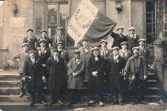 Loué - Militaires - Conscrits - LEVEAU Gustave, Louis au 2nd rang à gauche avec la main sur la hanche - Mon grand père - Classe 1926 (Sylvie Leveau)