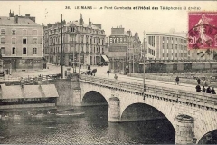 Le Mans - Le Pont Gambetta et l'Hôtel des Téléphones (à droite)