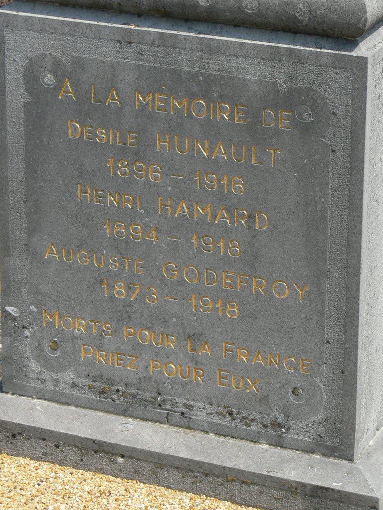 Mulsanne - Monument commémoratif - A la mémoire de Désiré HUNAULT, Henri HAMARD, Auguste GODEFROY, morts pour la France (Chantale Vieux)