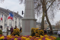 La Flèche - Monument commémoratif - Aux enfants de La Flèche morts pour la France 1914-1918 et 1939-1945 - Face Est - Vue 01 (Marie-Yvonne Mersanne)