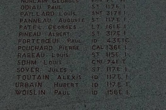 La Flèche - Monument commémoratif - Aux enfants de La Flèche morts pour la France 1914-1918 et 1939-1945 - Face Nord - Vue 04 (Michel Mimitontonparrain)