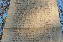 La Flèche - Monument commémoratif - Aux enfants de La Flèche morts pour la France 1914-1918 et 1939-1945 - Face Sud - Vue 04 (Michel Mimitontonparrain)