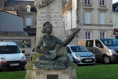 La Flèche - Statue - Au compositeur Léo Delibes (Michel Mimitontonparrain)