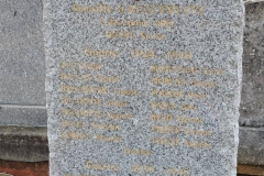 Le Grand Lucé - Monument commémoratif - En hommage à ses morts pour la France Bataille d'Austerlitz, 1914-1918 et 1939-1945 - Vue 01 (Chantale Vieux)