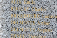 Le Grand Lucé - Monument commémoratif - En hommage à ses morts pour la France Bataille d'Austerlitz, 1914-1918 et 1939-1945 - Vue 03 (Chantale Vieux)