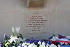 Le Mans en 2010 - Monument commémoratif - Place Aristide Briand - La Sarthe reconnaissante aux martyrs - Vue 02 (Sylvie Leveau)