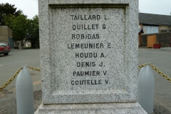 Neuvillette en Charnie - Monument commémoratif - A nos enfants morts pour la France 1914-1918 et 1939-1945 - Vue 02 (Sylvie Leveau)