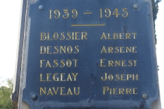 Pirmil - Monument commémoratif - Liste des morts lors de la Guerre 1939-1945 (Marie-Yvonne Mersanne)