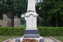 Saint Mars de Locquenay - Monument commémoratif - A ses enfants morts au champ d'hinneur 1914-1918 et 1939-1945 - Vue 01